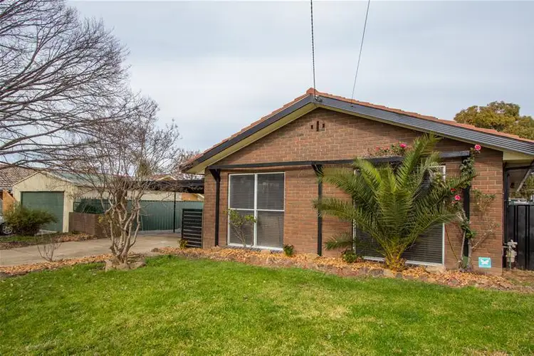 8 Bass Street, Lake Albert NSW 2650