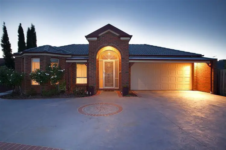 8 Sylvia Close, Hillside VIC 3037