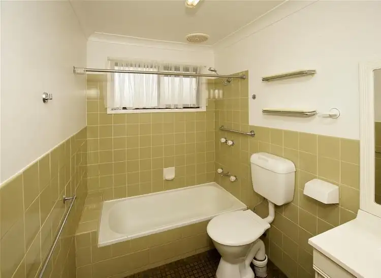 Third view of Homely unit listing, 2/98 Trail Street, Wagga Wagga NSW 2650