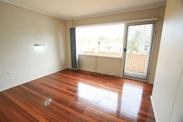 Fifth view of Homely townhouse listing, 11/27-29 Tarcoola Crescent, Chevron Island QLD 4217