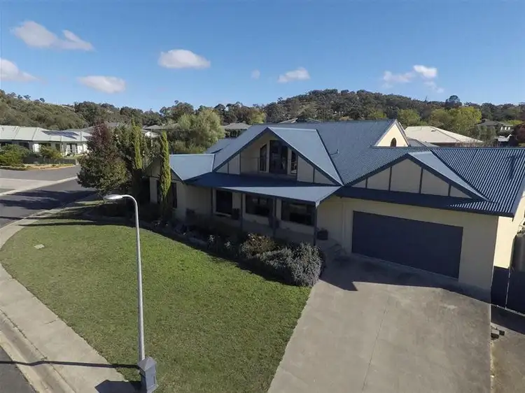 2 Scotts Rise, Ararat VIC 3377