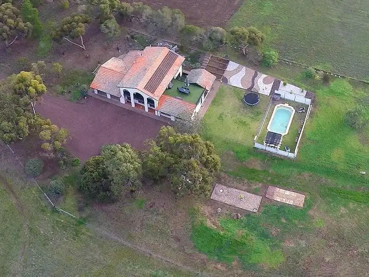 10 Oswald Avenue, Lara VIC 3212