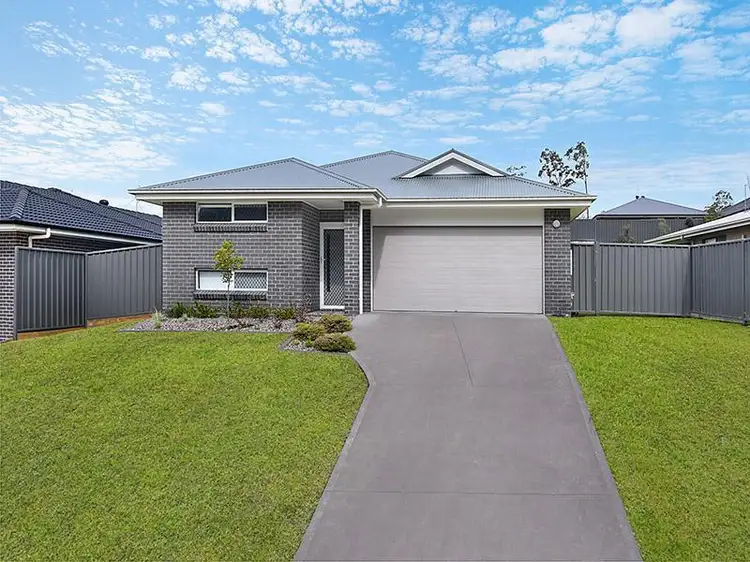 33 Wedgetail Street, Fletcher NSW 2287