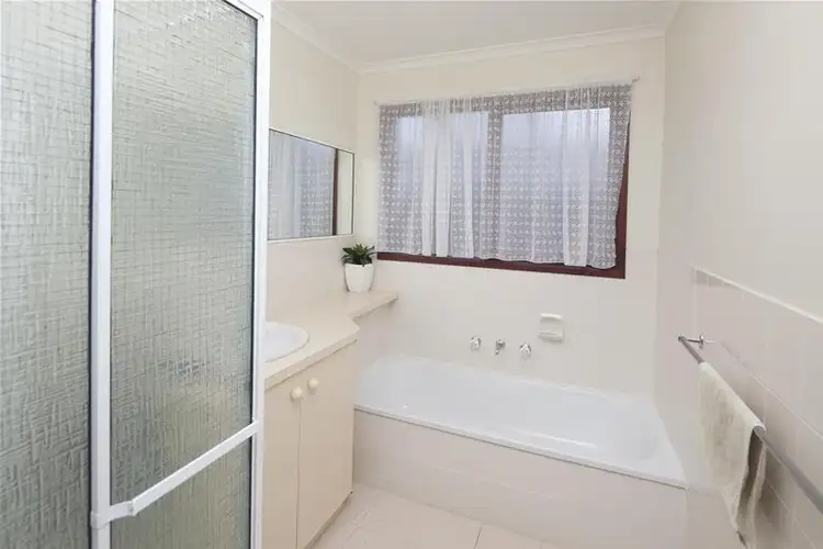 Seventh view of Homely house listing, 4 Headingly Court, Endeavour Hills VIC 3802