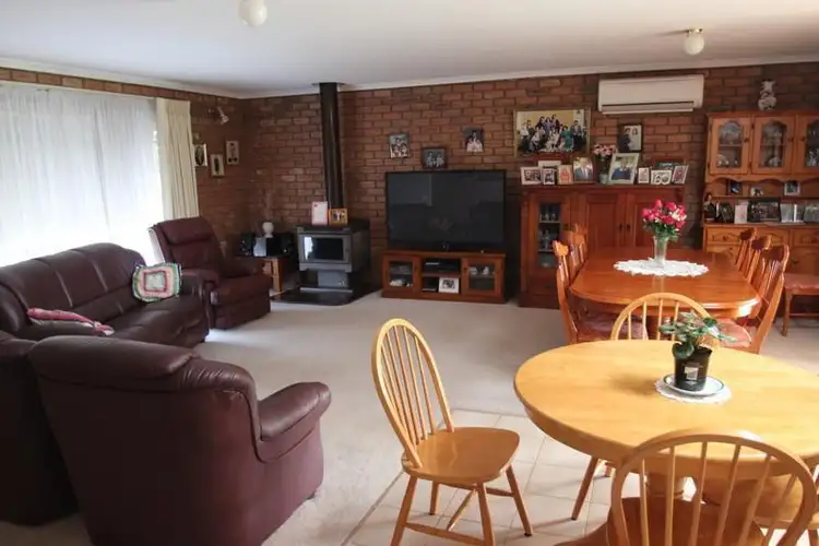Fifth view of Homely house listing, 2 Hovell Court, Cobram VIC 3644