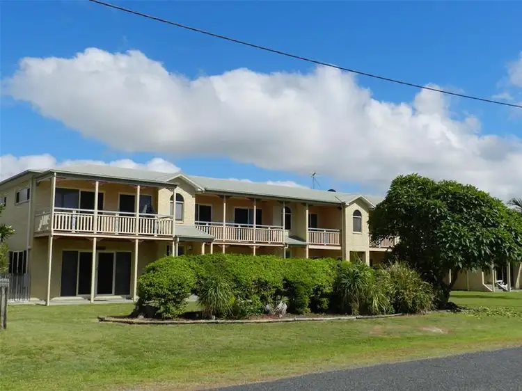 2/43 Owen Jenkins Drive, Sarina Beach QLD 4737