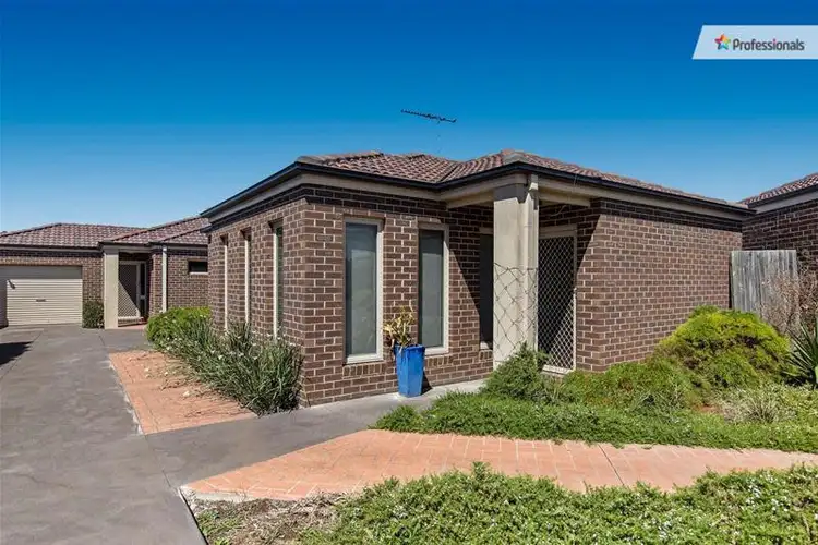 2/55 McBurnie Drive, Kurunjang VIC 3337