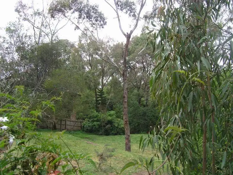 26 Pinewood Avenue, Ringwood East VIC 3135