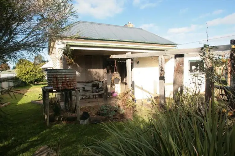 15 Wickliffe Road (Main Street), Willaura VIC 3379