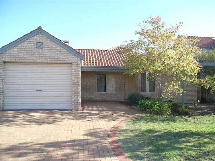 26 Lakefront Circle, The Vines WA 6069