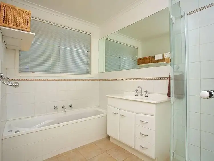 Seventh view of Homely house listing, 2 Epacris Court, Ringwood North VIC 3134