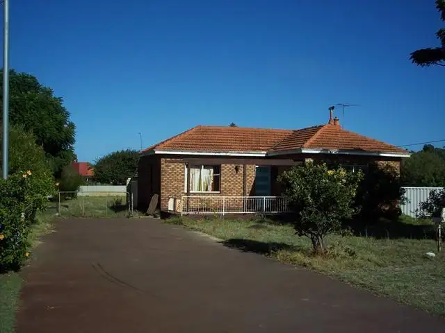 2 Lowe Street, Carey Park WA 6230