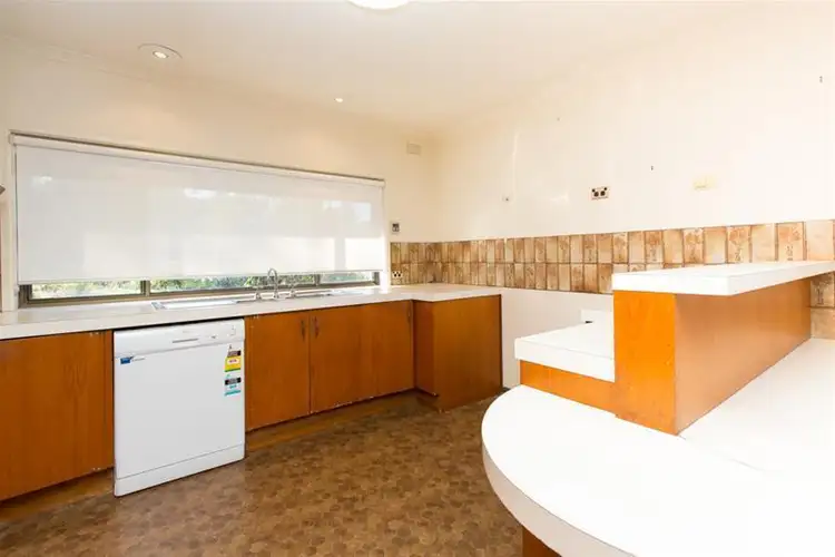Fifth view of Homely house listing, 4 Walnut Court, Mildura VIC 3500