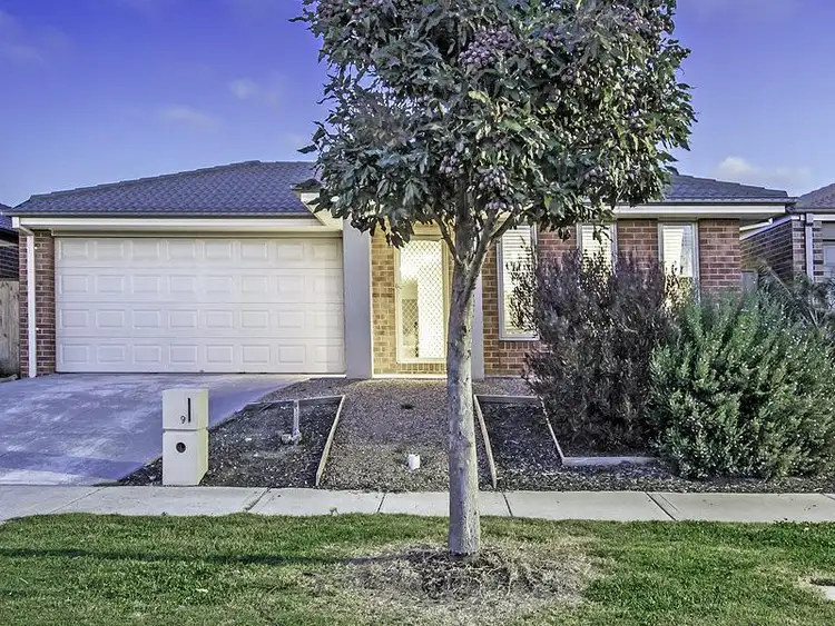 9 Plume Place, Point Cook VIC 3030