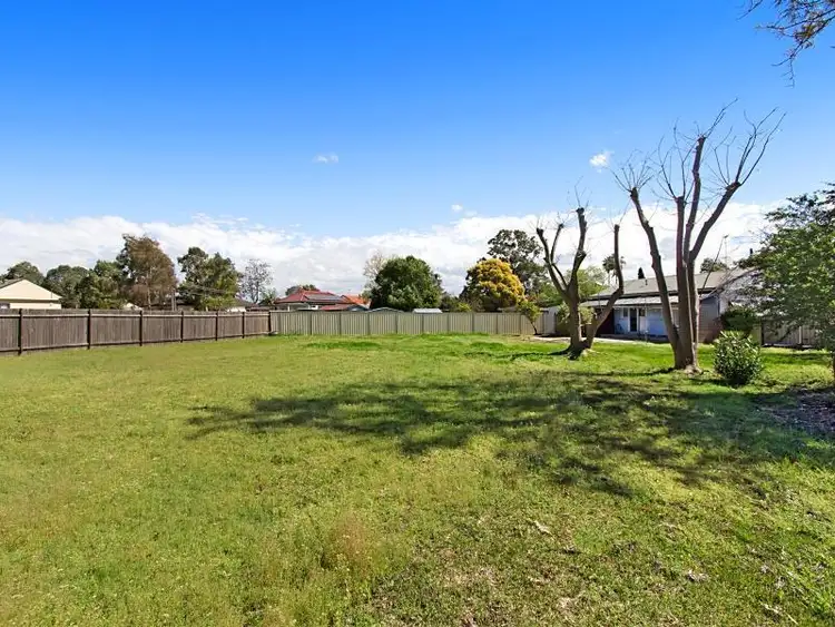 Second view of Homely house listing, 33 Dorothy Crescent, Colyton NSW 2760