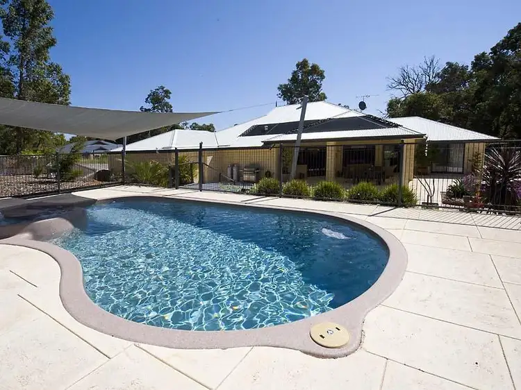 4 Scilla Place, Roleystone WA 6111