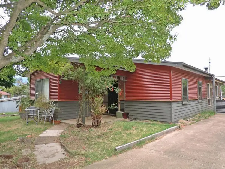 9 Bailey Street, Porepunkah VIC 3740