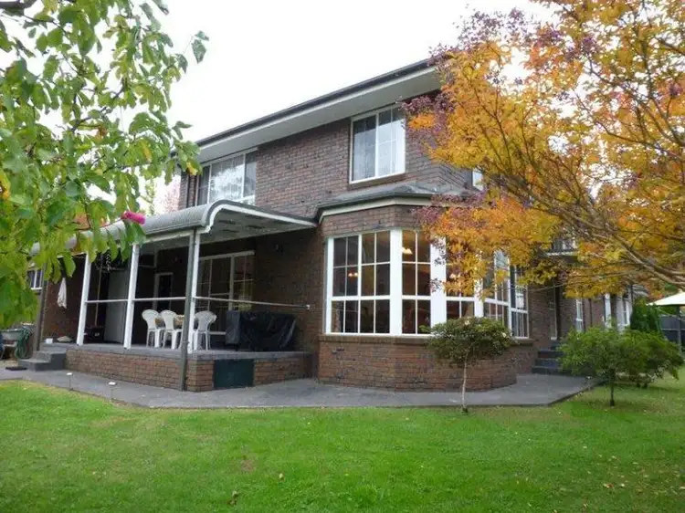 20 Showers Avenue, Bright VIC 3741