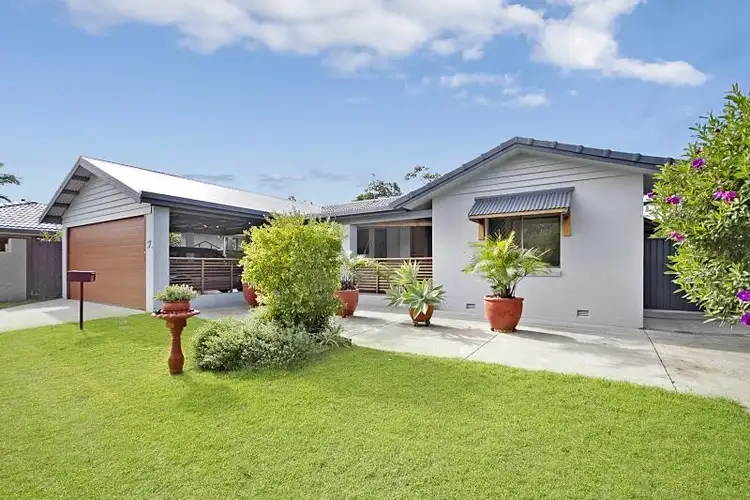 7 Melaleuca Drive, Palm Beach QLD 4221