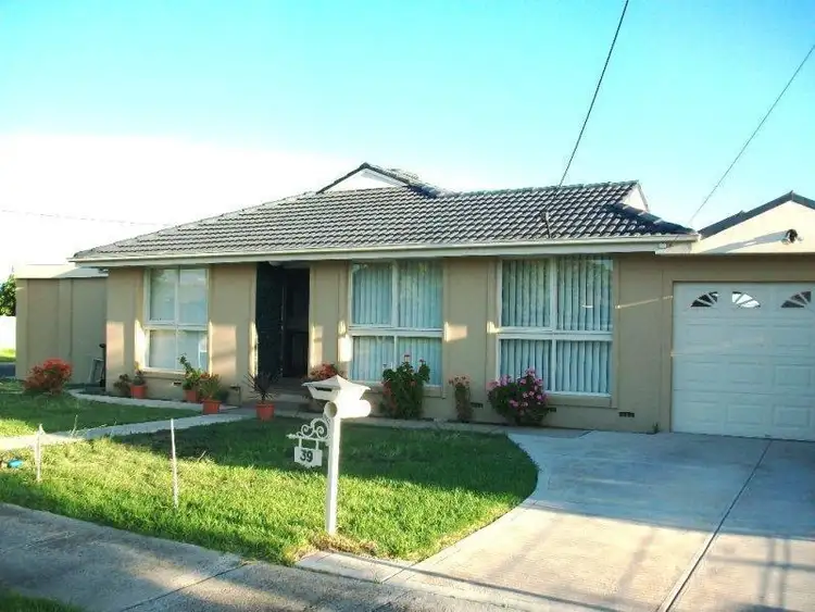 39 Pottenger Way, St Albans VIC 3021