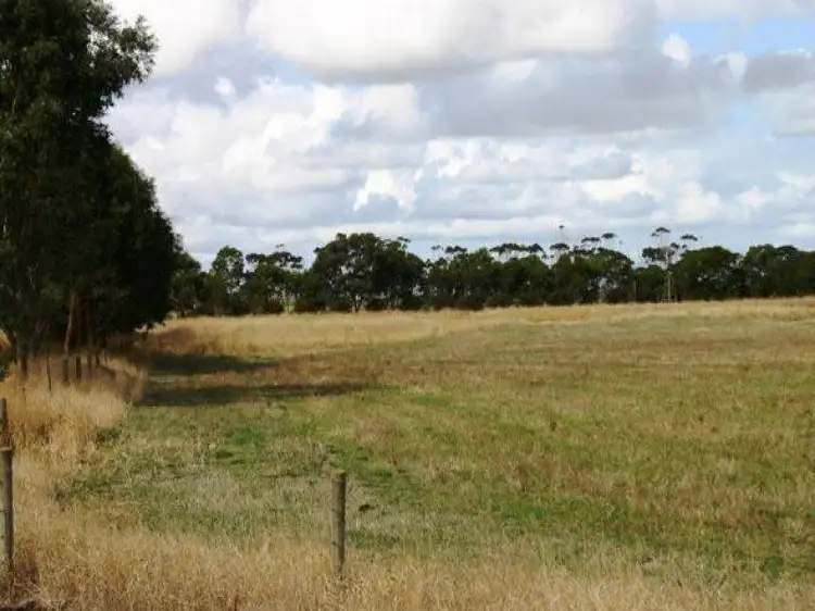 1 Pomborneit - Foxhow Road, Leslie Manor VIC 3260