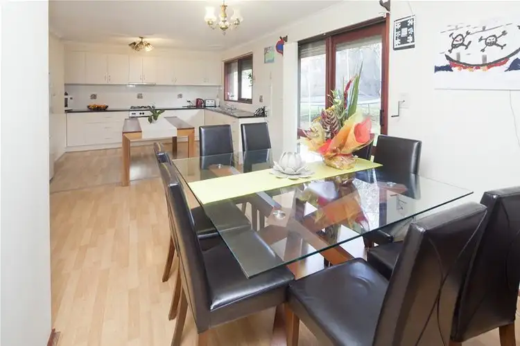 Fifth view of Homely house listing, 4 Headingly Court, Endeavour Hills VIC 3802