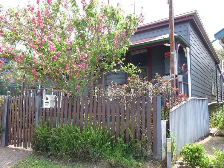 18 George Street, Tighes Hill NSW 2297