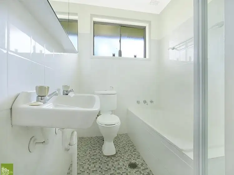 Fourth view of Homely villa listing, 2/21 Yellagong Street, West Wollongong NSW 2500