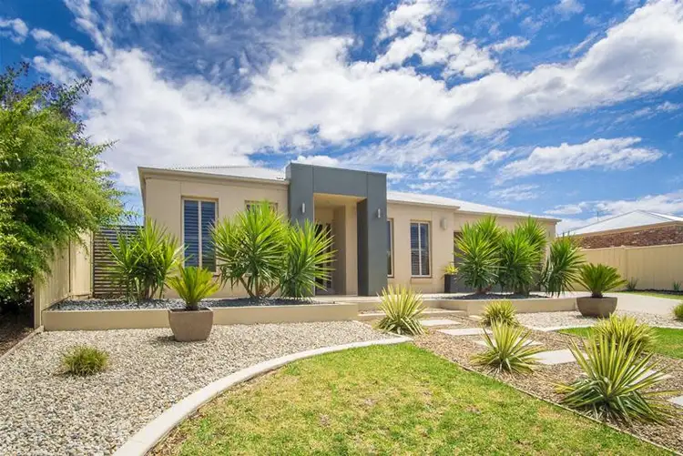 6 Bakogiannis Court, Mildura VIC 3500