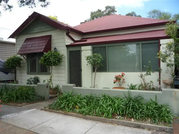 19 Cameron Street, Hamilton NSW 2303