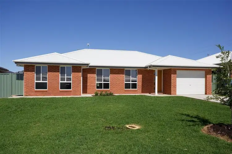 2/24 Hazelwood Drive, Forest Hill NSW 2651