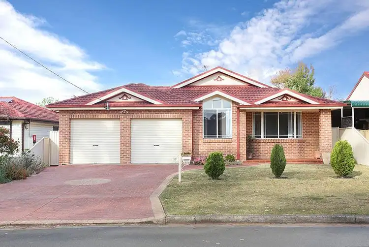 17 Garment Street, Fairfield West NSW 2165