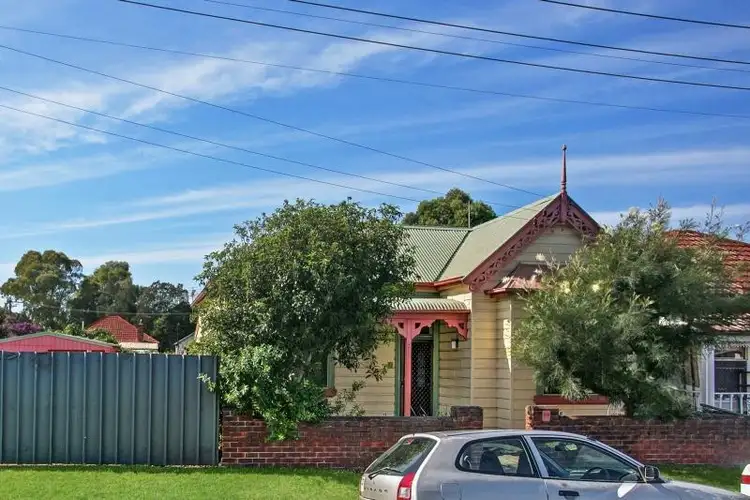 7 Clara Street, Mayfield East NSW 2304