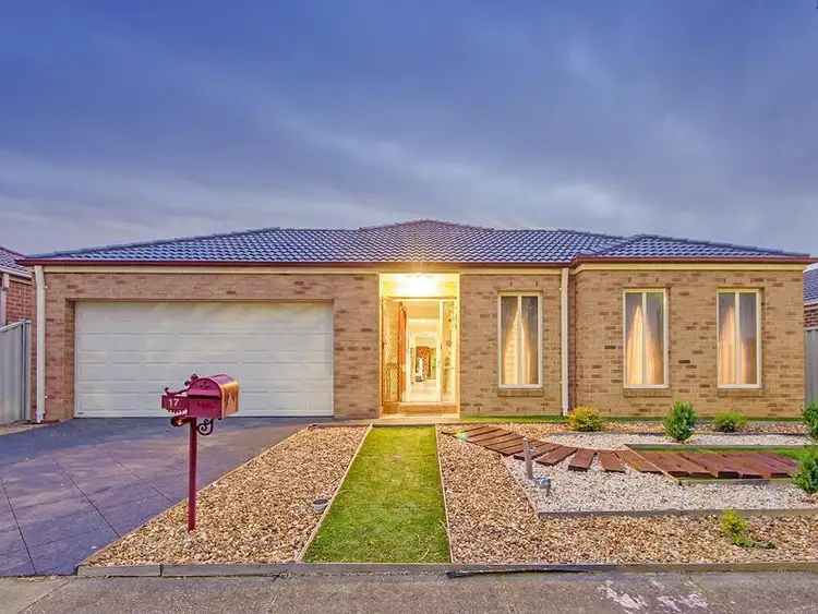 17 Tenerrife Crescent, Point Cook VIC 3030