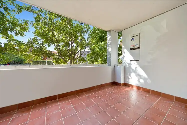 2/3-11 Hawkesbury Avenue, Dee Why NSW 2099