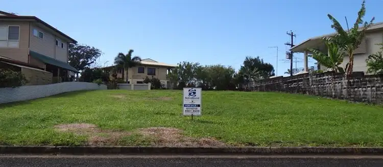 37 RIVERSIDE Crescent, Innisfail Estate QLD 4860