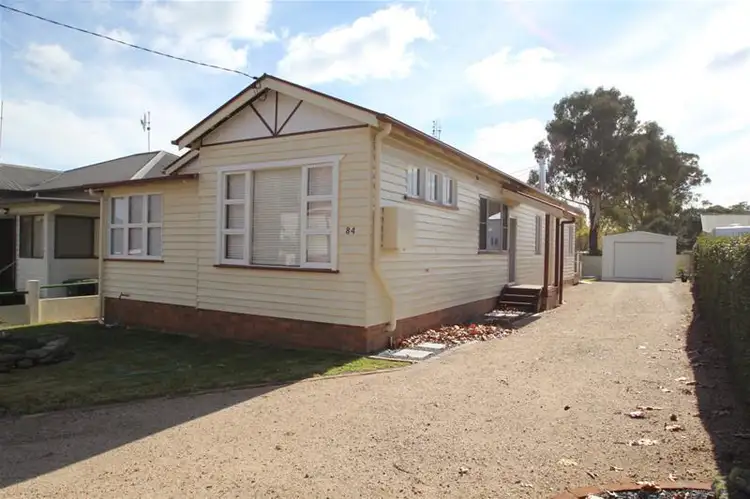 84 High Street, Tenterfield NSW 2372
