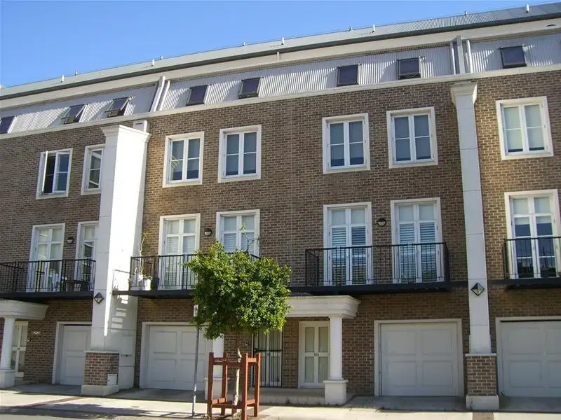 Main view of Homely townhouse listing, 324 Wharf Road, Newcastle NSW 2300