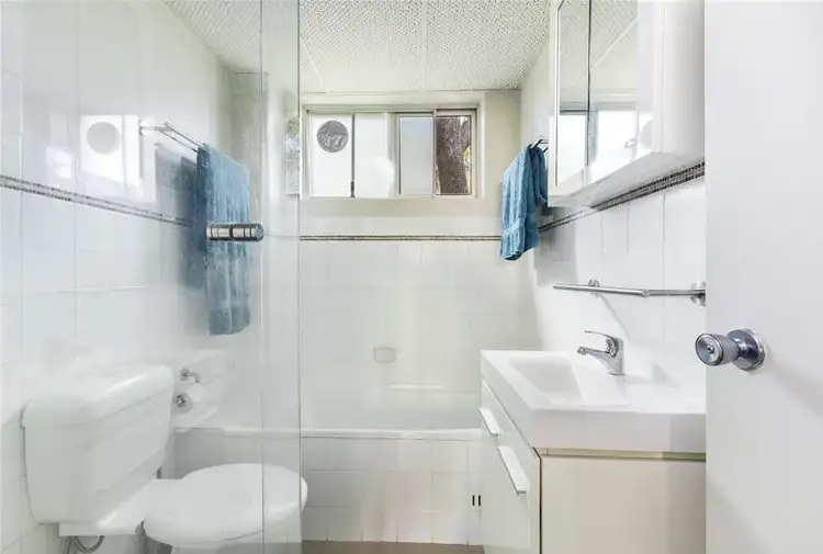 Fourth view of Homely unit listing, 2/62 Pacific Parade, Dee Why NSW 2099