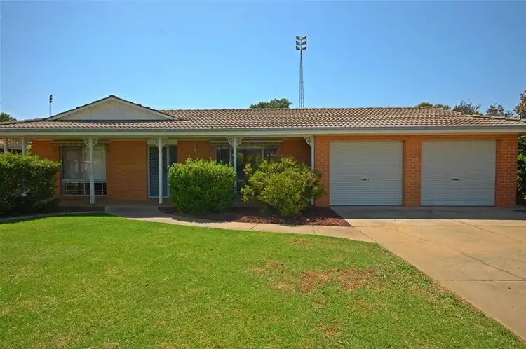 49 Nardoo Street, Glenfield Park NSW 2650