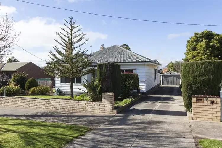 19 Coad Street, Ararat VIC 3377