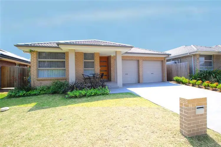 32 Hampshire Boulevard, Spring Farm NSW 2570