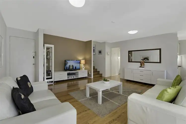 32 Rudd Street, Broadbeach Waters QLD 4218