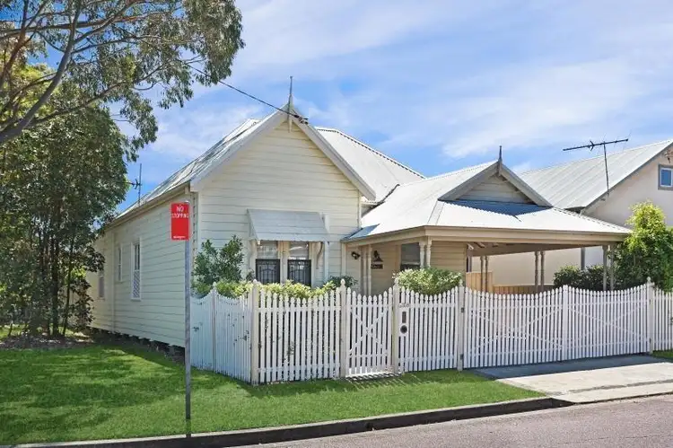 38 Newcastle Street, Mayfield NSW 2304