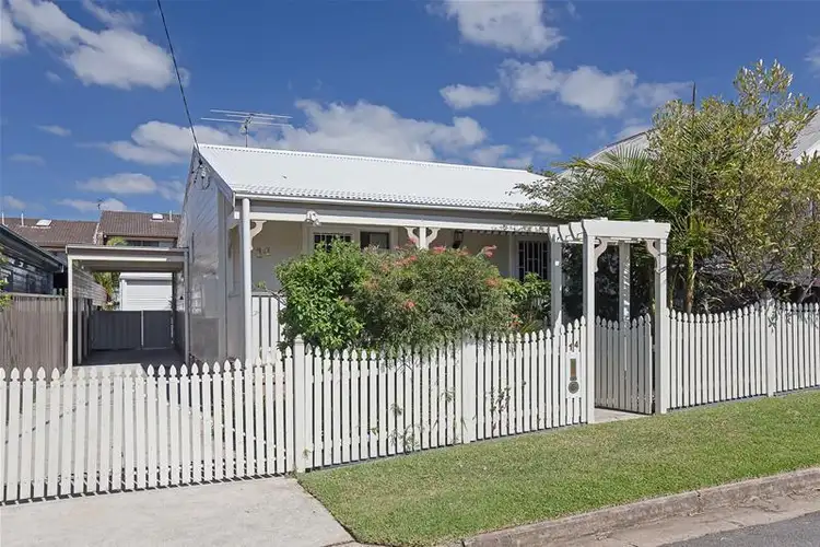 14 Barber Street, Mayfield NSW 2304