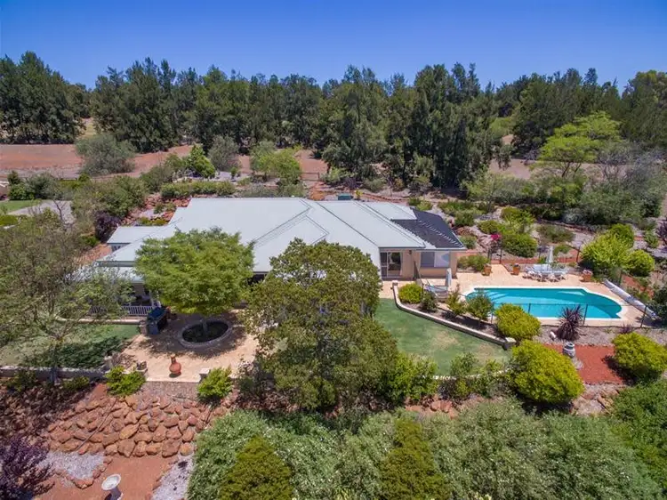 11 Henty Lookout, Roleystone WA 6111