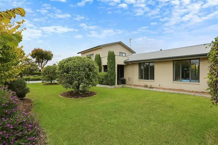 28 McKenzies Road, Bushfield VIC 3281