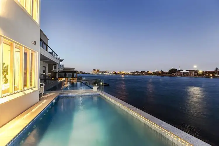 9 Bluelake Court, Tennyson SA 5022