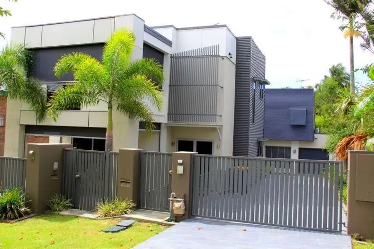 Main view of Homely townhouse listing, 2/9 Derby Street, Coorparoo QLD 4151