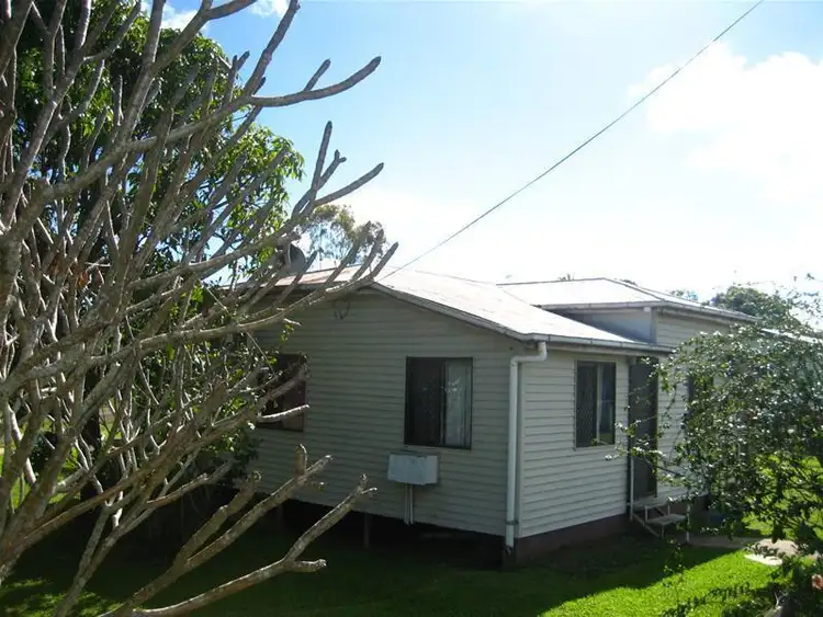 29 Beach Road, Sarina QLD 4737